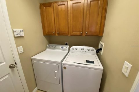 Casa en alquiler en Orlando, Florida, 4 dormitorios, 175.68 m2 № 2275460 - foto 20