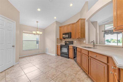 Casa en alquiler en Orlando, Florida, 4 dormitorios, 175.68 m2 № 2275460 - foto 5
