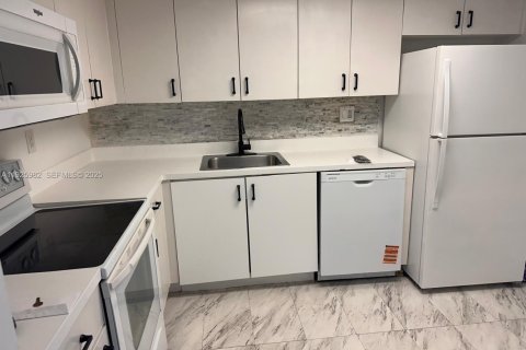 Снять в аренду кондоминиум в Авентура, Флорида 1 спальня, 91.97м2, № 1984463 - фото 13