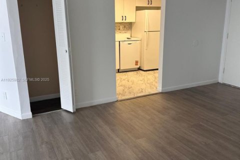 Снять в аренду кондоминиум в Авентура, Флорида 1 спальня, 91.97м2, № 1984463 - фото 8