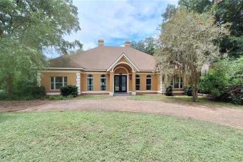 House in Ocala, Florida 4 bedrooms, 323.76 sq.m. № 2290945