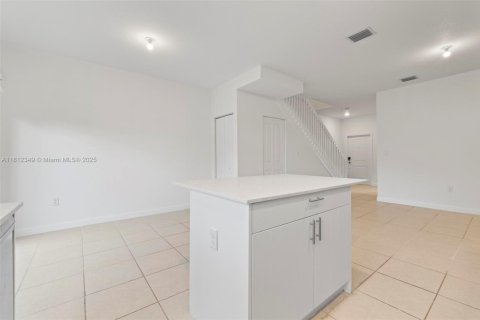Townhouse in Homestead, Florida 3 bedrooms, 123.37 sq.m. № 1756842 - photo 14