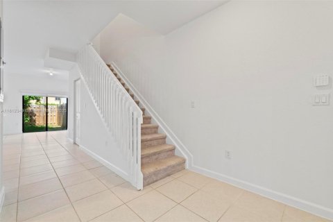 Townhouse in Homestead, Florida 3 bedrooms, 123.37 sq.m. № 1756842 - photo 7