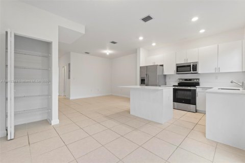 Townhouse in Homestead, Florida 3 bedrooms, 123.37 sq.m. № 1756842 - photo 16