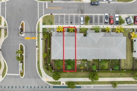 Townhouse in Homestead, Florida 3 bedrooms, 123.37 sq.m. № 1756842 - photo 30