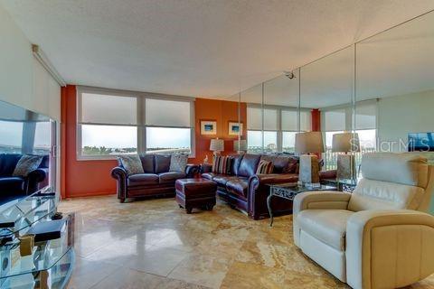 Condo in Saint Petersburg, Florida, 2 bedrooms  № 2397114 - photo 16