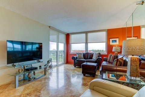 Condo in Saint Petersburg, Florida, 2 bedrooms  № 2397114 - photo 15