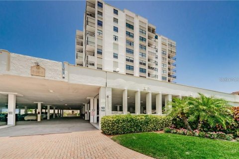 Condo in Saint Petersburg, Florida, 2 bedrooms  № 2397114 - photo 3