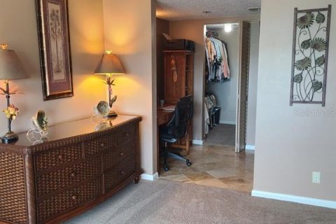 Condo in Saint Petersburg, Florida, 2 bedrooms  № 2397114 - photo 28