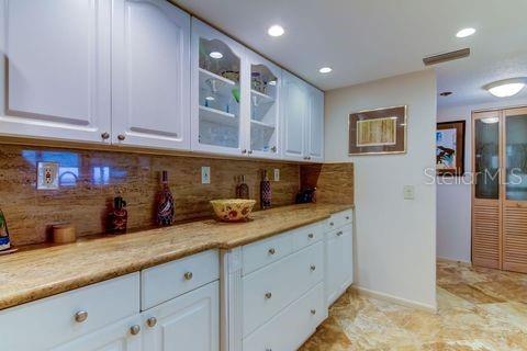 Condo in Saint Petersburg, Florida, 2 bedrooms  № 2397114 - photo 14