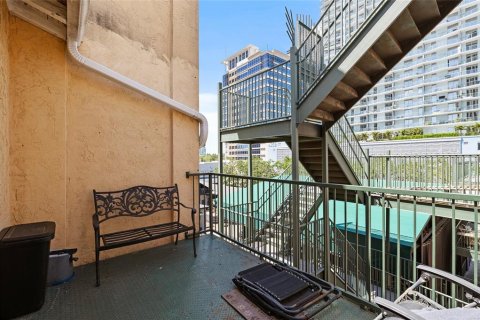 Condo in Saint Petersburg, Florida, 2 bedrooms  № 1732317 - photo 13