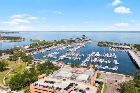 Condo in Saint Petersburg, Florida, 2 bedrooms  № 1732317 - photo 28