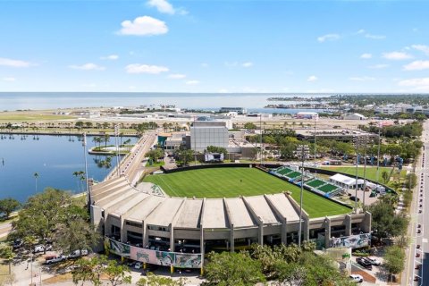 Condo in Saint Petersburg, Florida, 2 bedrooms  № 1732317 - photo 27