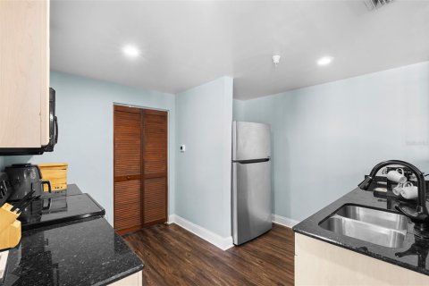Condo in Saint Petersburg, Florida, 2 bedrooms  № 1732317 - photo 8
