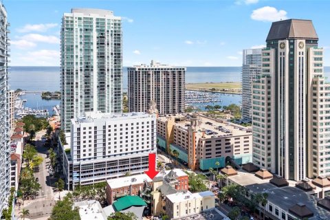 Condo in Saint Petersburg, Florida, 2 bedrooms  № 1732317 - photo 24