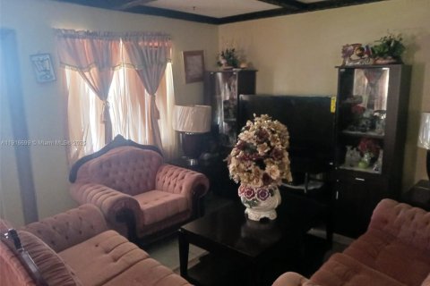 Купить виллу или дом в Норт-Лодердейл, Флорида 4 спальни, 124.95м2, № 1972017 - фото 3