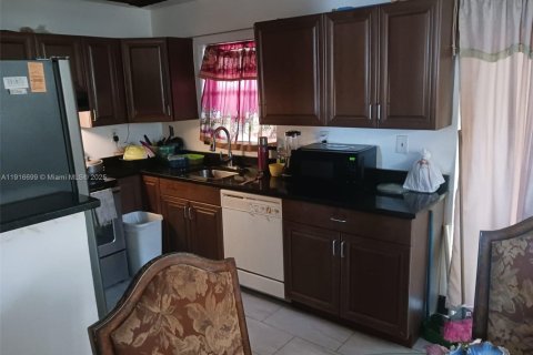 Купить виллу или дом в Норт-Лодердейл, Флорида 4 спальни, 124.95м2, № 1972017 - фото 7