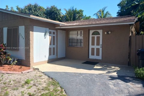 Купить виллу или дом в Норт-Лодердейл, Флорида 4 спальни, 124.95м2, № 1972017 - фото 2