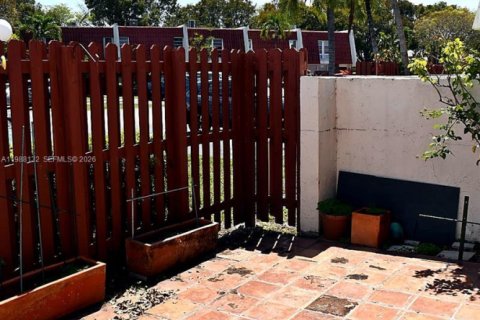 Купить таунхаус в Майами, Флорида 3 спальни, 140.28м2, № 2049015 - фото 5