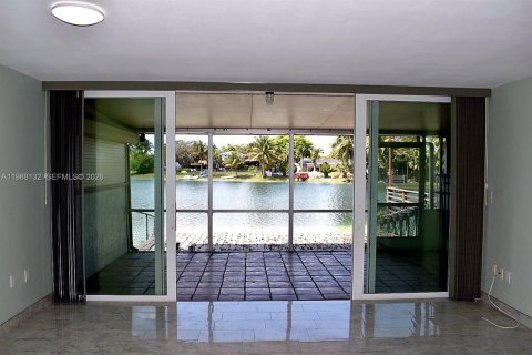 Купить таунхаус в Майами, Флорида 3 спальни, 140.28м2, № 2049015 - фото 7