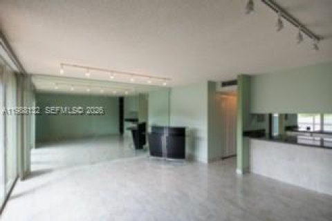 Adosado en venta en Miami, Florida, 3 dormitorios, 140.28 m2 № 2049015 - foto 20