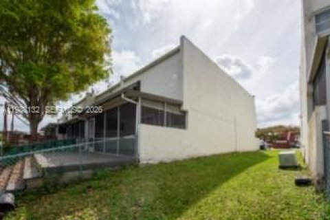 Adosado en venta en Miami, Florida, 3 dormitorios, 140.28 m2 № 2049015 - foto 11