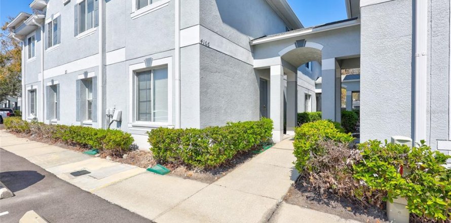 Adosado en Tampa, Florida 3 dormitorios, 126.72 m2 № 1805033