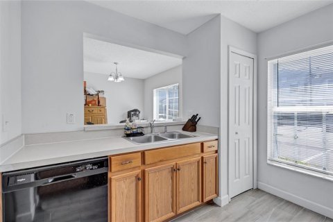 Adosado en venta en Tampa, Florida, 3 dormitorios, 126.72 m2 № 1805033 - foto 9