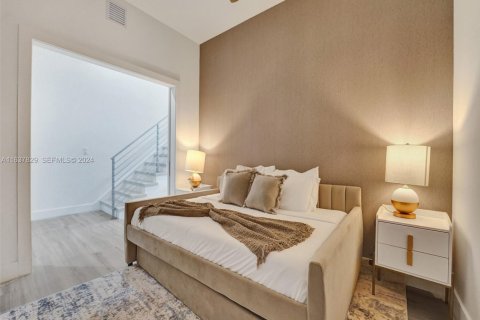 Touwnhouse à louer à Fort Lauderdale, Floride: 4 chambres, 223.43 m2 № 2243656 - photo 23