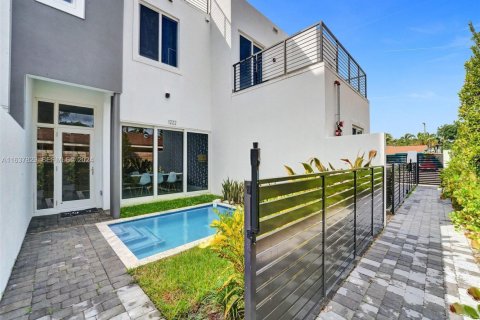 Touwnhouse à louer à Fort Lauderdale, Floride: 4 chambres, 223.43 m2 № 2243656 - photo 7