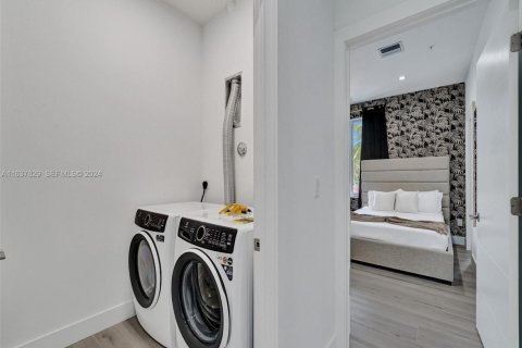 Touwnhouse à louer à Fort Lauderdale, Floride: 4 chambres, 223.43 m2 № 2243656 - photo 24