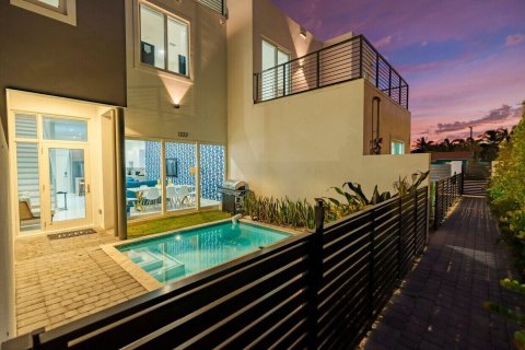 Touwnhouse à louer à Fort Lauderdale, Floride: 4 chambres, 223.43 m2 № 2243656 - photo 6