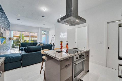 Touwnhouse à louer à Fort Lauderdale, Floride: 4 chambres, 223.43 m2 № 2243656 - photo 16