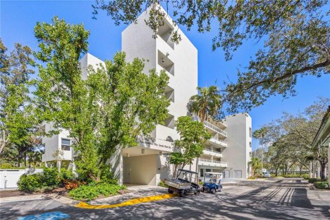 Condo in Longboat Key, Florida, 1 bedroom № 2195287 - photo 2