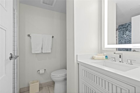 Condo in Longboat Key, Florida, 1 bedroom № 2195287 - photo 13