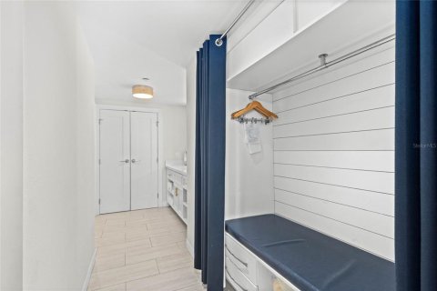 Condo in Longboat Key, Florida, 1 bedroom № 2195287 - photo 11