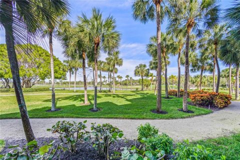 Condo in Longboat Key, Florida, 1 bedroom № 2195287 - photo 22