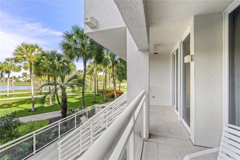 Condo in Longboat Key, Florida, 1 bedroom № 2195287 - photo 19