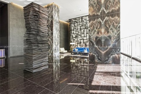 Condo in Hallandale Beach, Florida, 2 bedrooms  № 2052972 - photo 18