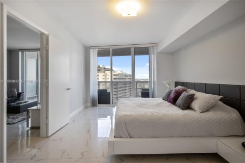 Condo in Hallandale Beach, Florida, 2 bedrooms  № 2052972 - photo 7