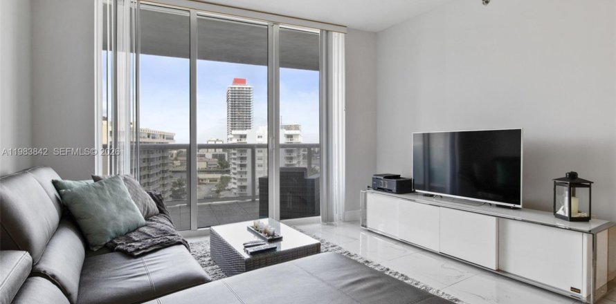 Condo in Hallandale Beach, Florida, 2 bedrooms  № 2052972