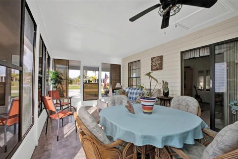 House in Port Charlotte, Florida 2 bedrooms, 108.6 sq.m. № 1628383 - photo 24