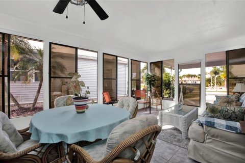 House in Port Charlotte, Florida 2 bedrooms, 108.6 sq.m. № 1628383 - photo 22