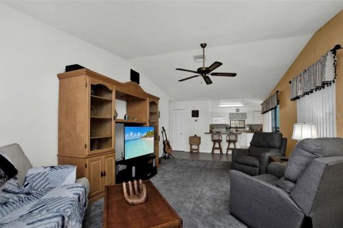 House in Port Charlotte, Florida 2 bedrooms, 108.6 sq.m. № 1628383 - photo 6