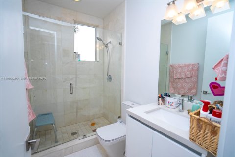 Villa ou maison à vendre à Doral, Floride: 6 chambres, 452.81 m2 № 2056982 - photo 19