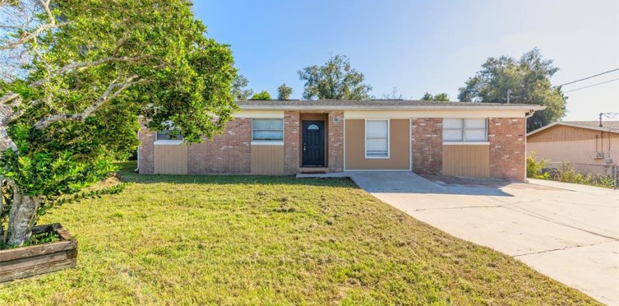Casa en Orange City, Florida 3 dormitorios, 158.49 m2 № 2430843