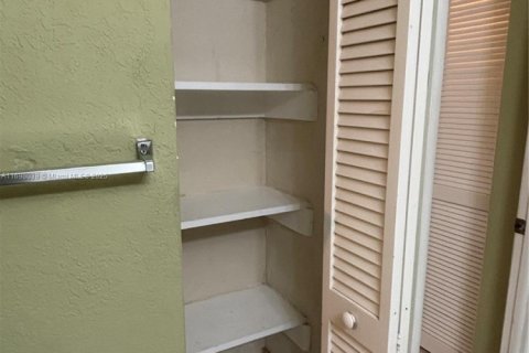 Copropriété à vendre à Miami, Floride: 1 chambre, 64.1 m2 № 1463139 - photo 12