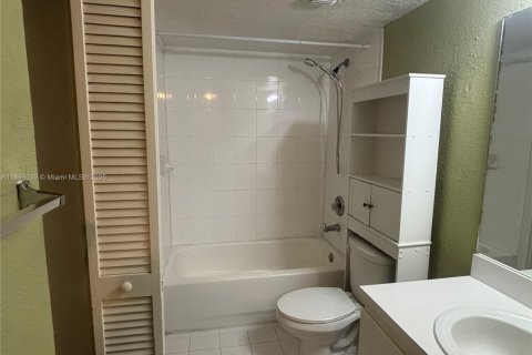 Copropriété à vendre à Miami, Floride: 1 chambre, 64.1 m2 № 1463139 - photo 13