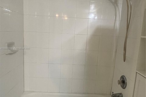 Copropriété à vendre à Miami, Floride: 1 chambre, 64.1 m2 № 1463139 - photo 15
