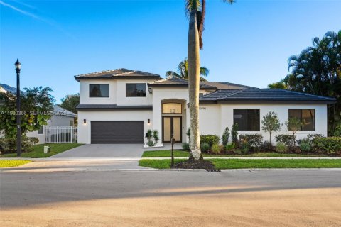 Купить виллу или дом в Бока-Ратон, Флорида 5 спален, 277.68м2, № 2043456 - фото 2